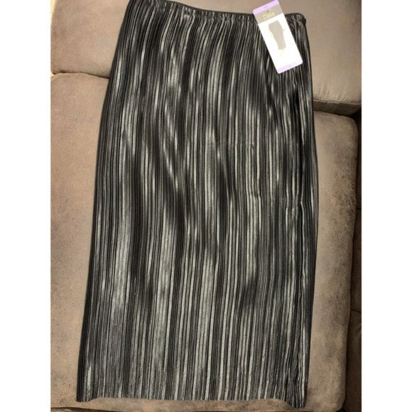 NWT Dalia Ladies' Pleated Skirt - Picture 6 of 8